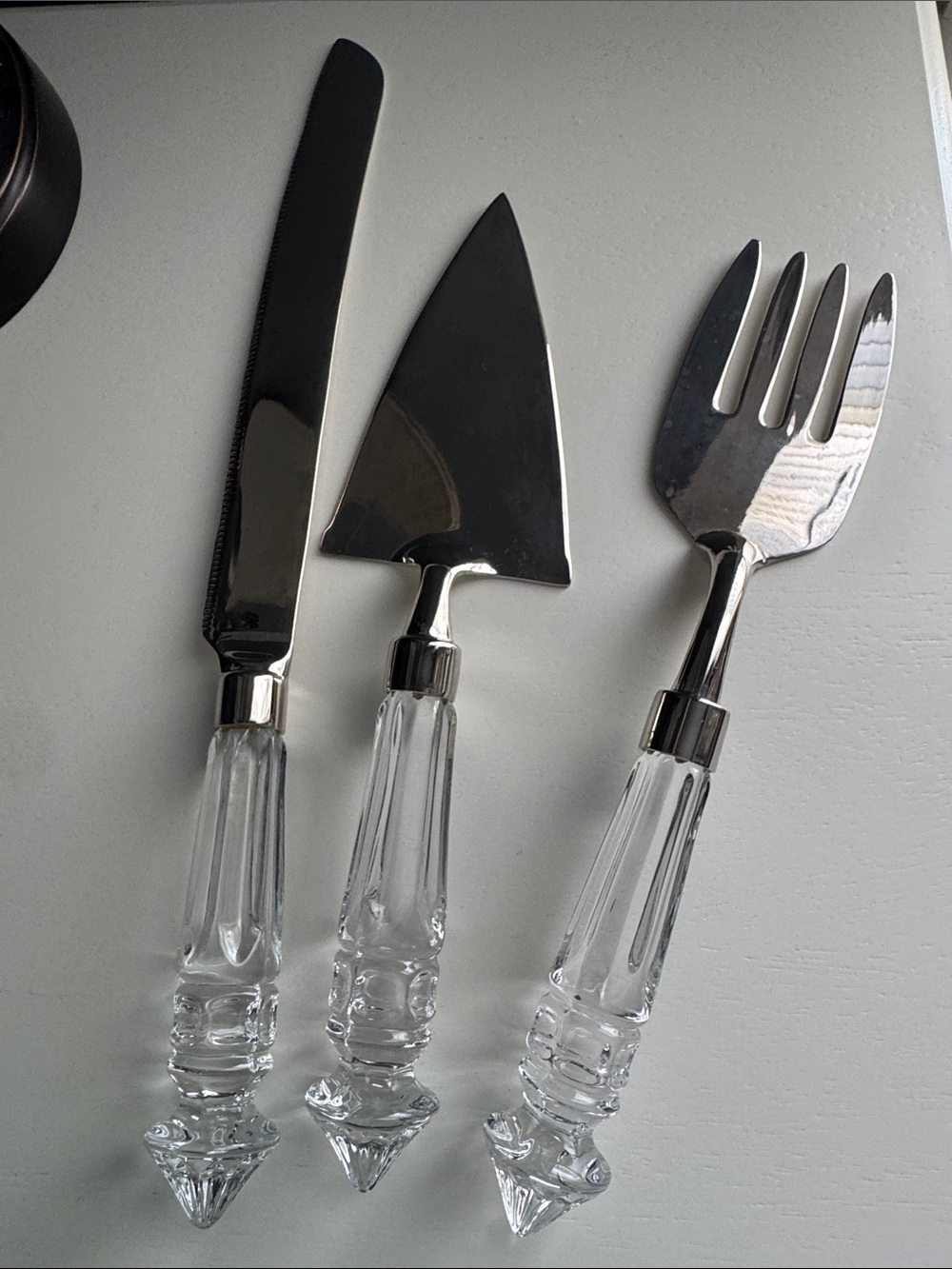 Clear Crystal-Style Cake Serving Set with Silver-Tone Blades